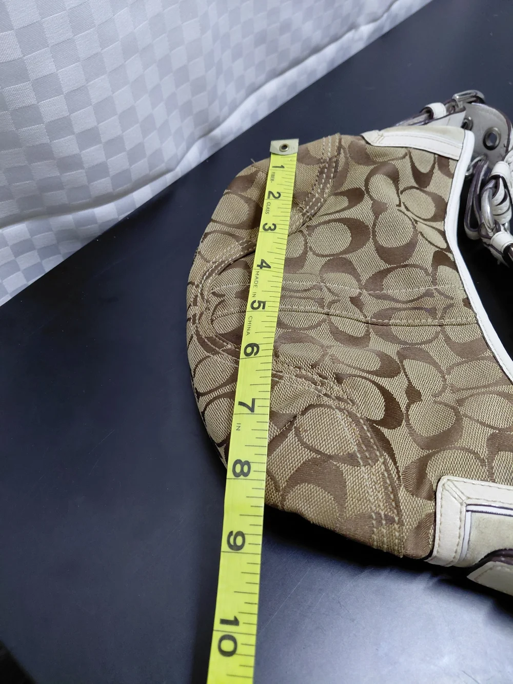 Coach classic signature